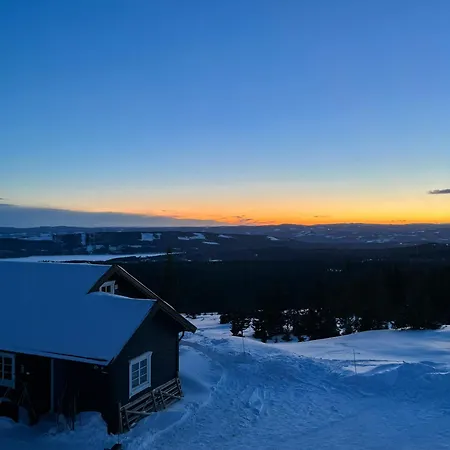 Moderne Bjerghytte Med Panoramaudsigt