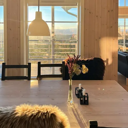 Moderne Bjerghytte Med Panoramaudsigt בית נופש *